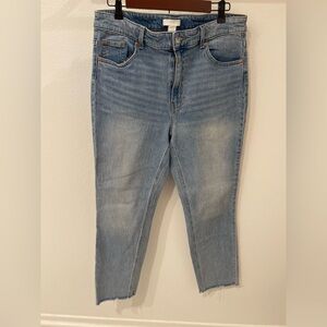 H&M | Straight Leg Raw Hem high rise Jeans